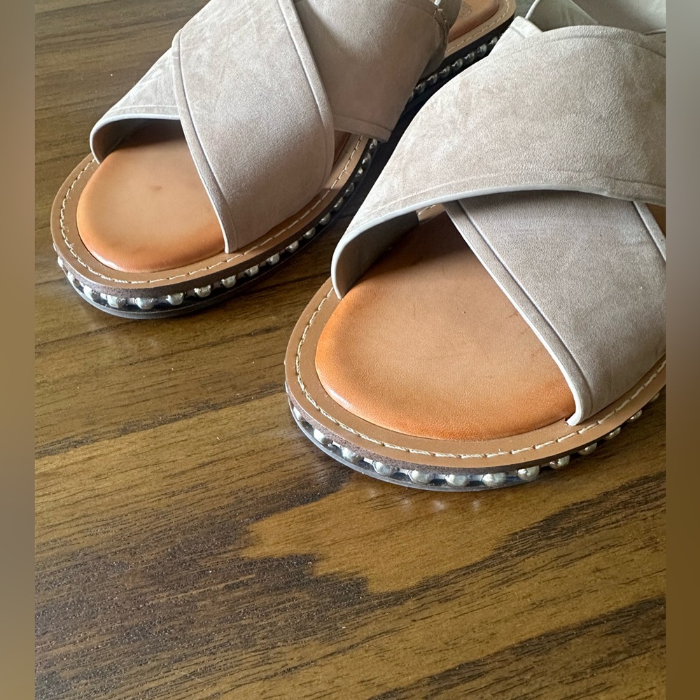 NEW Vince Camuto Leather Adjustable Crossband Women’s Sandals Ceemilo Tan 7.5 - Picture 3 of 9